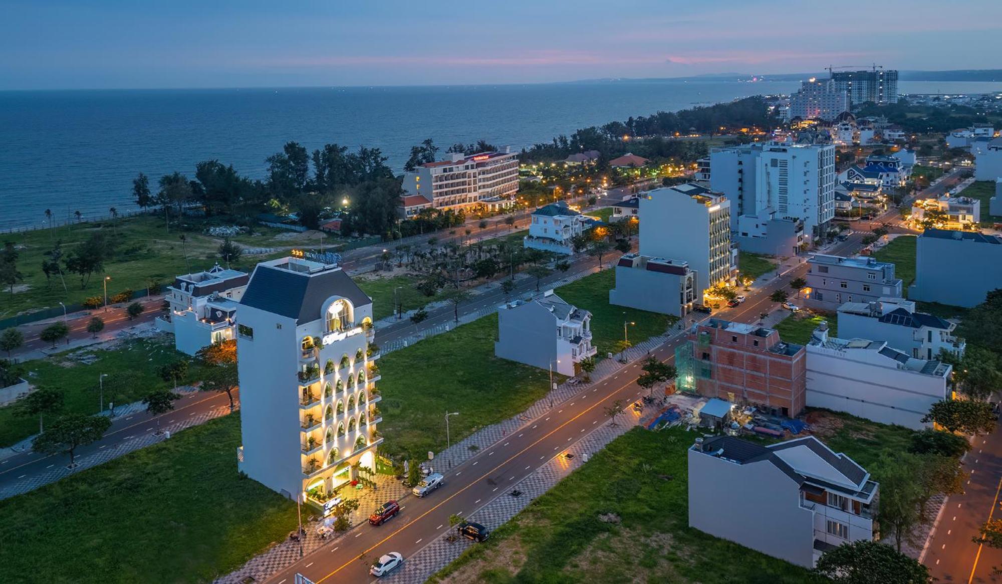 Tiffany Hotel & Restaurant Phan Thiết Esterno foto